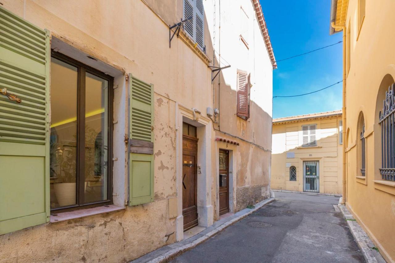 Place Amiral Barnaud Antibes Bagian luar foto